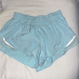 LULULEMON MINT BLUE HOTTIE HOT SHORTS💙🩵